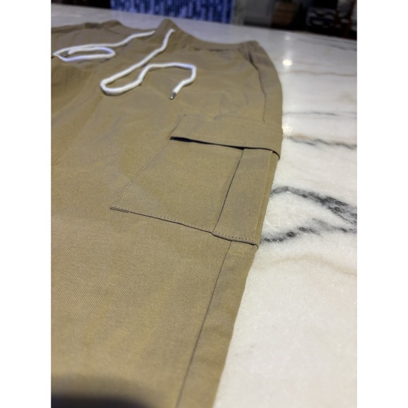 New Condition Without Tag Size Small Men's Cargo Pants Tan Khaki Color Pockets - Picture 4 of 16